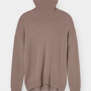 The Curated Cashmere Turtleneck in Mink